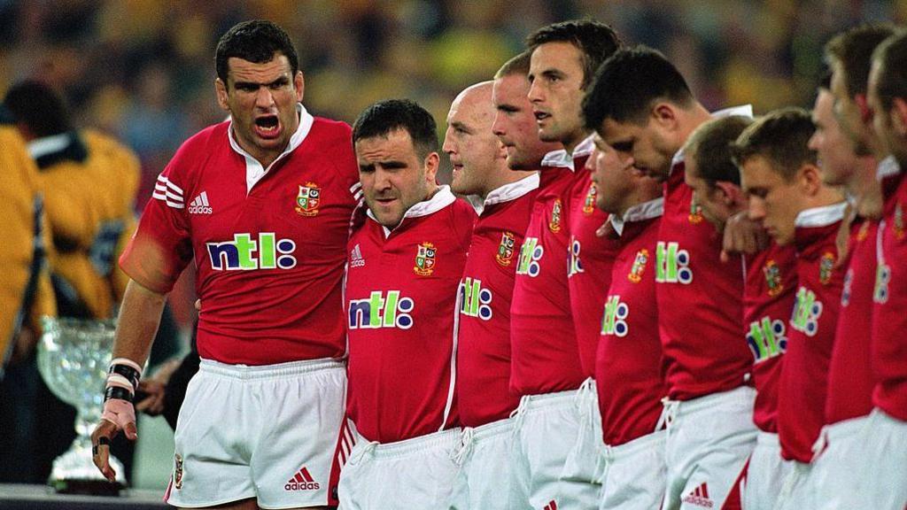 Martin Johnson shouting to his Lions team-mates