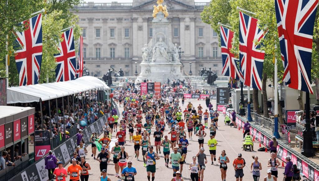 London Marathon breaks world record for most finishers
