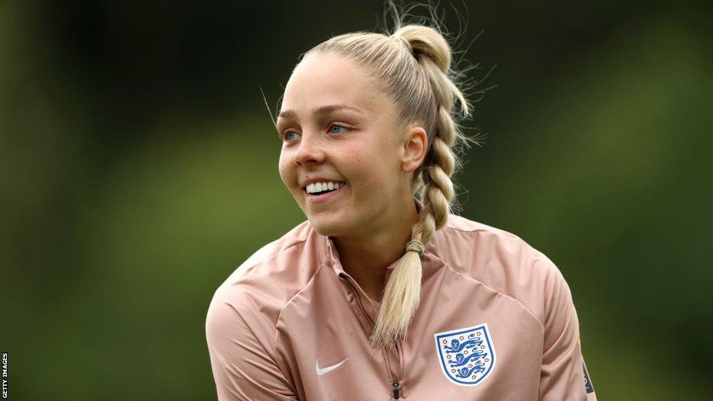 Ellie Roebuck in England training