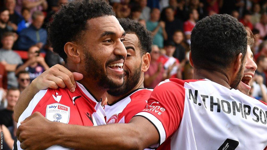 Jamie Reid scores for Stevenage