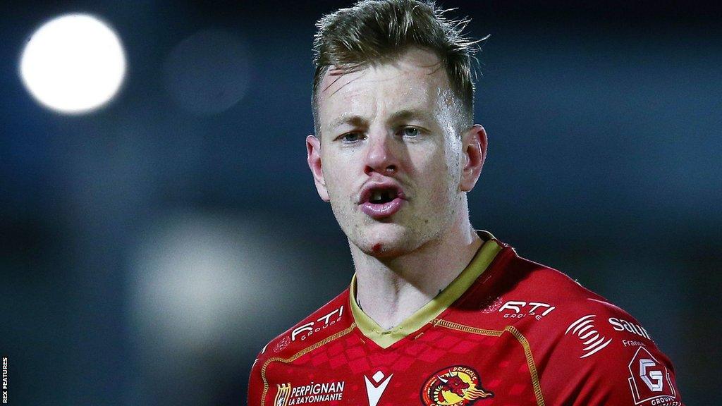 Tom Johnstone in action for Catalans Dragons