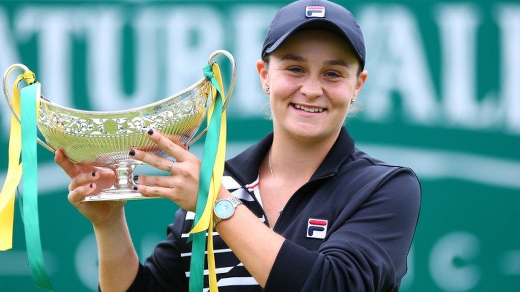 Ashleigh Barty with trophy