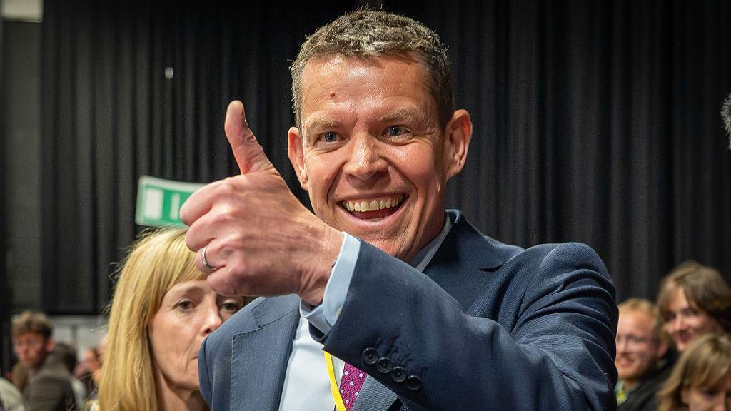 Rhun ap Iorwerth thumbs up