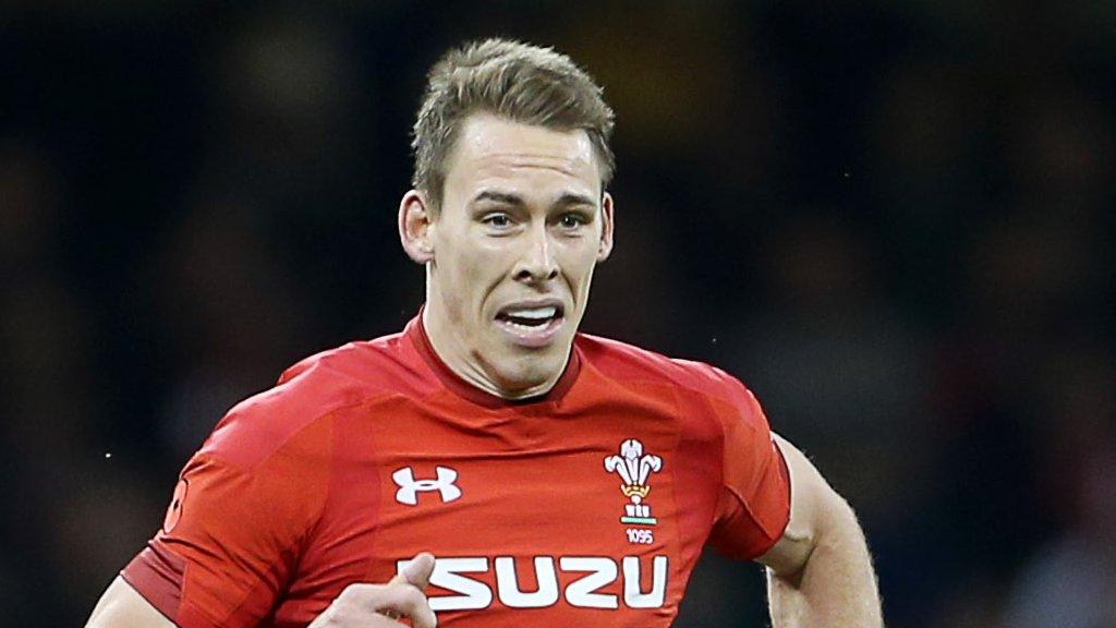 Liam Williams chases the ball