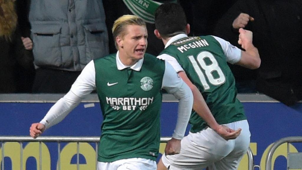 Hibernian players celebrating