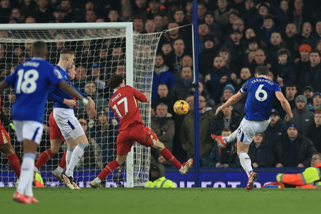 Fans in Goodison Park look on as James Tarkowski hits a last minute equaliser