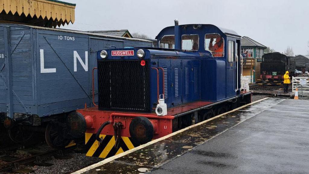 Blue diesel-mechanical locomotive Hudswell Clarke Ashdown at Shillingstone Station