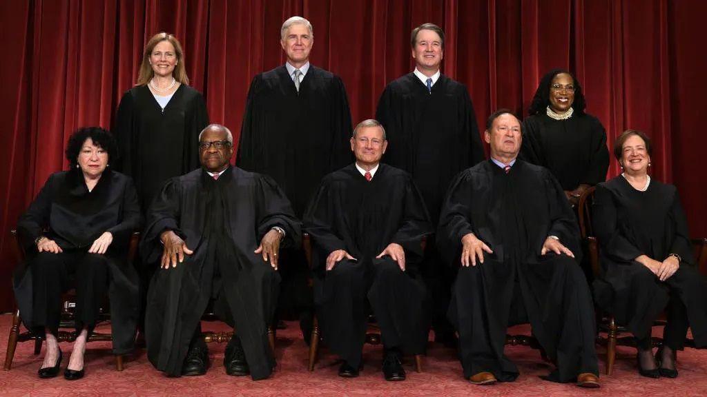 A picture of the US Supreme Court in their judicial robes