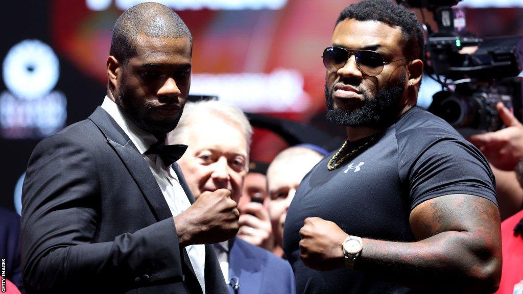 Daniel Dubois and Jarrell Miller pose for the cameras at the London news conference in November