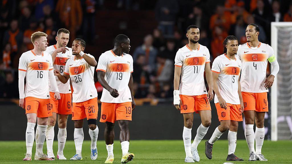 The Netherlands squad walking next to each other