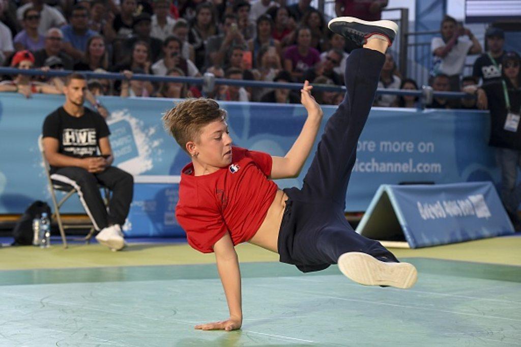 Break dancing boy