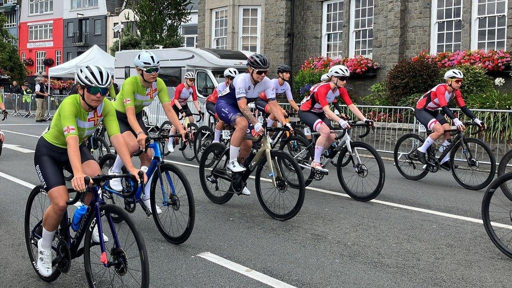 Women's cycling criterium