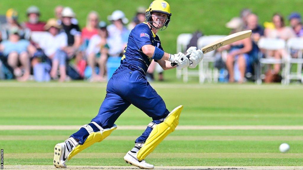 Nick Gubbins bats for Hampshire