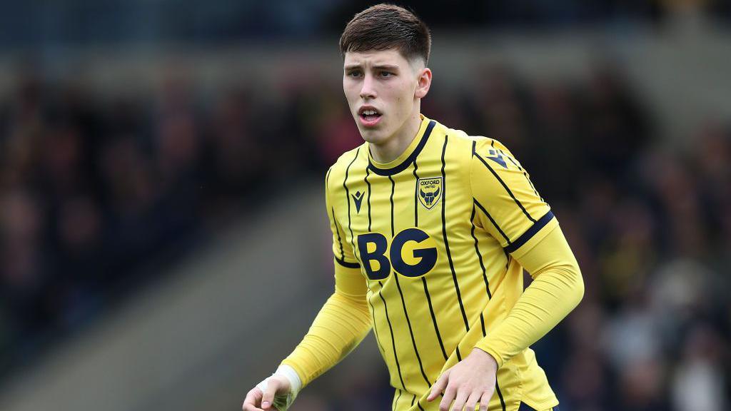 Stephan Negru in action for Oxford United