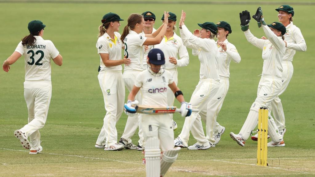 Australia celebrate wicket