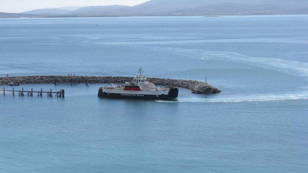 An MV Loch Alainn 
