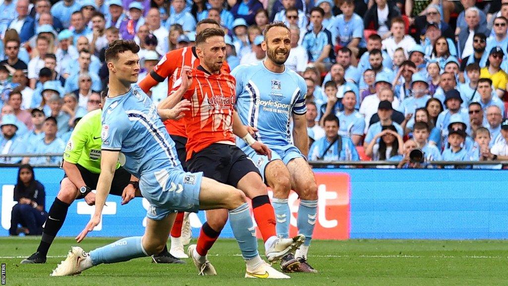 Jordan Clark scores for Luton