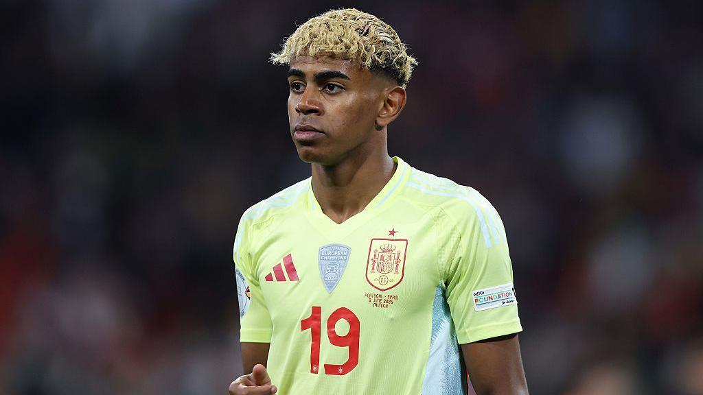 Lamine Yamal in action for Spain during the Nations League final against Portugal