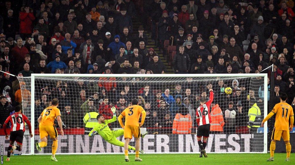 Oliver Norwood scores for Sheffield United