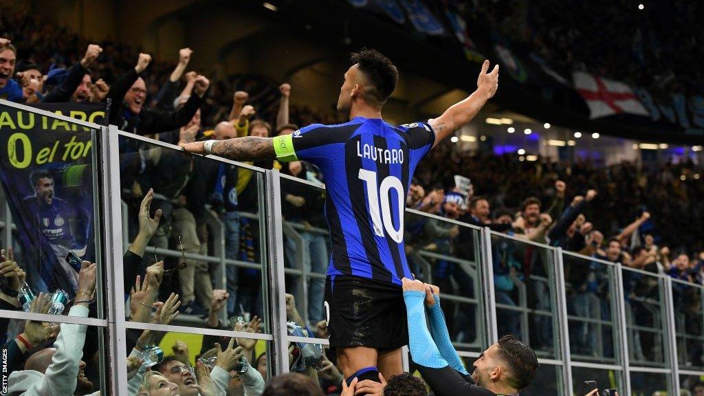 Lautaro Martinez celebrates