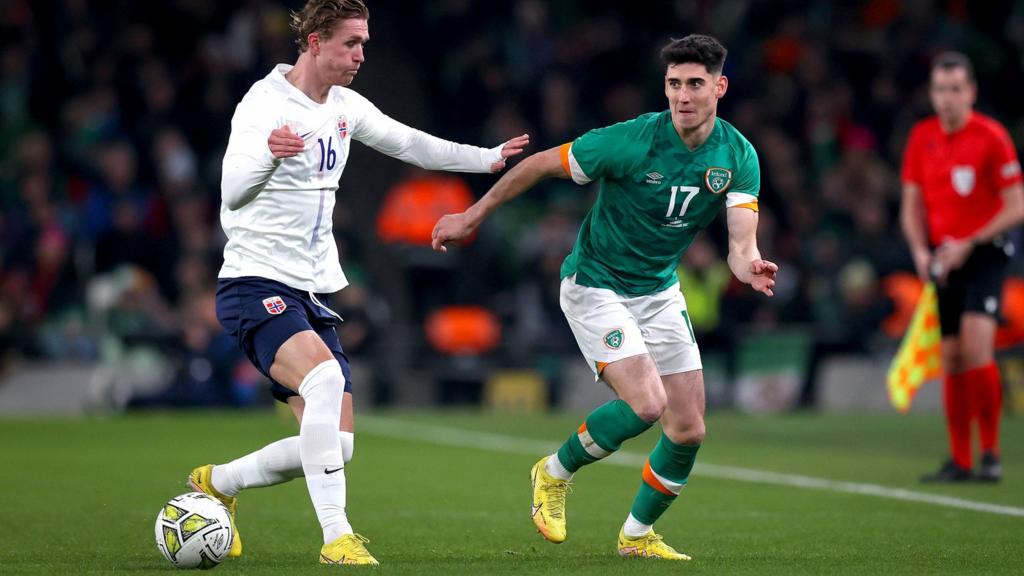 The Republic of Ireland's Callum O'Dowda battles with Norway's Ola Solbakken