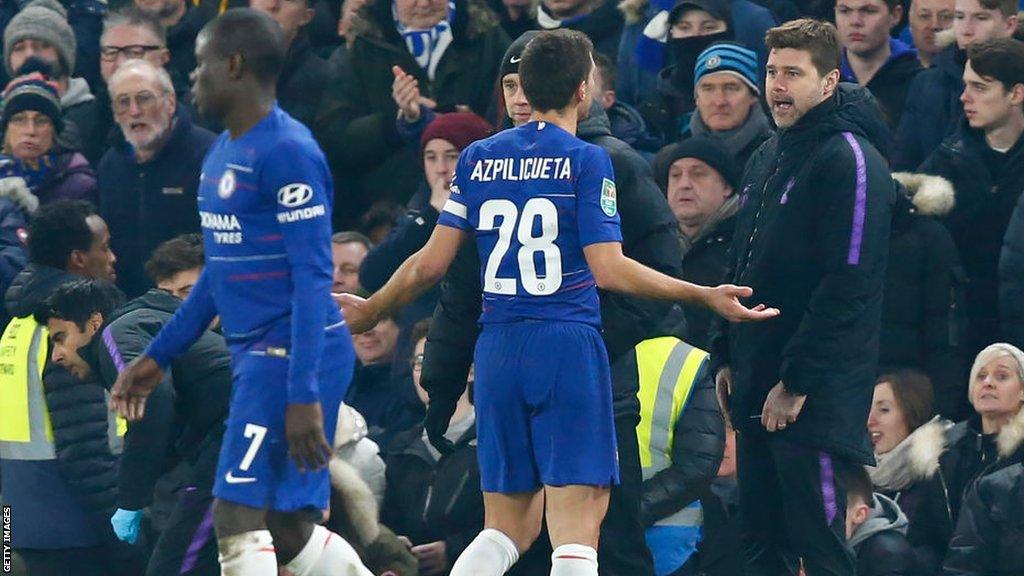 Mauricio Pochettino argues with Chelsea's Cesar Azpilicueta