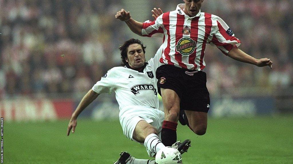 Ian Hamilton tackles Sunderland's Lee Clark in his days at Sheffield United