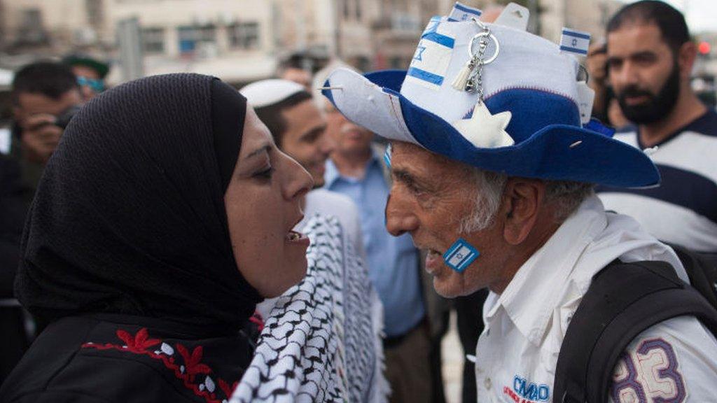 Palestinian and Israel supporter in confrontation in Jerusalem (file photo)