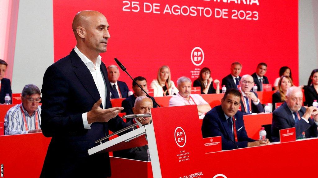 Luis Rubiales at the meeting where he insisted he would not resign his role