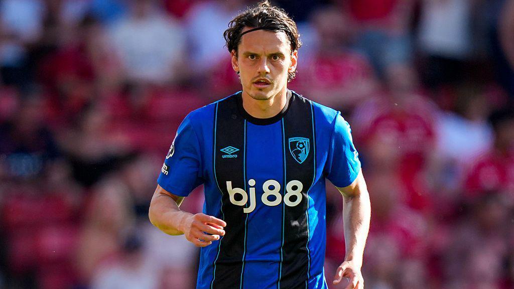 Enes Unal looks on during match for Bournemouth