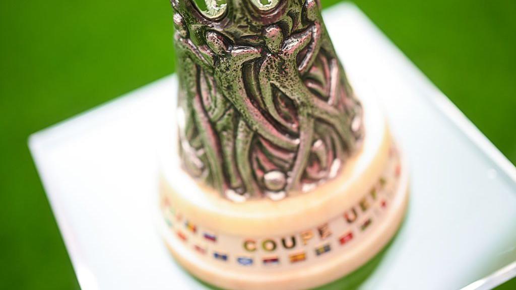 Close-up of the trophy.