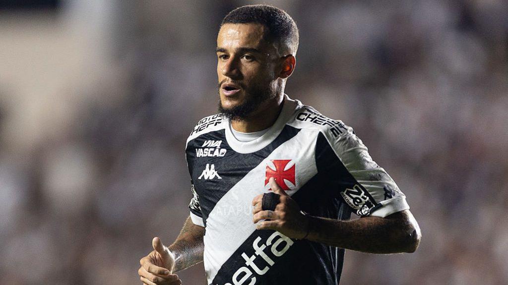 Philippe Coutinho playing for Vasco da Gama.
