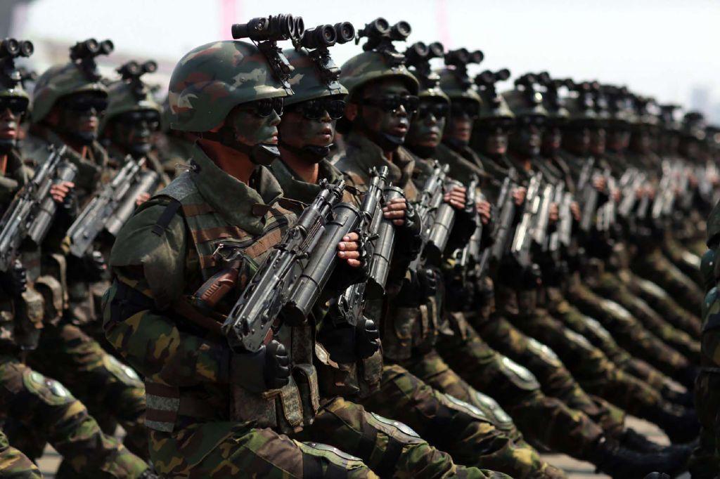 North Korean soldiers marching at a parade