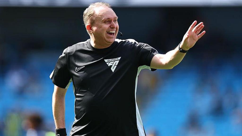 ‘We don’t referee differently with VAR’