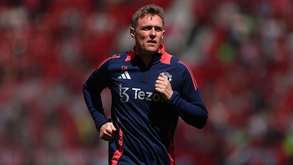 Man Utd news: Darren Fletcher appointed lead coach of under-18s - BBC Sport