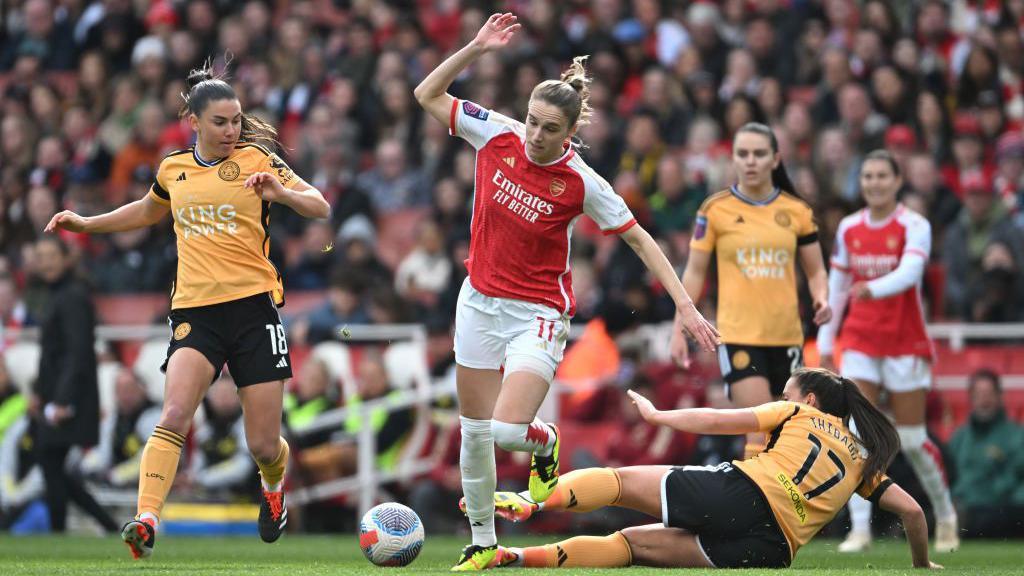 Vivianne Miedema in action for Arsenal 