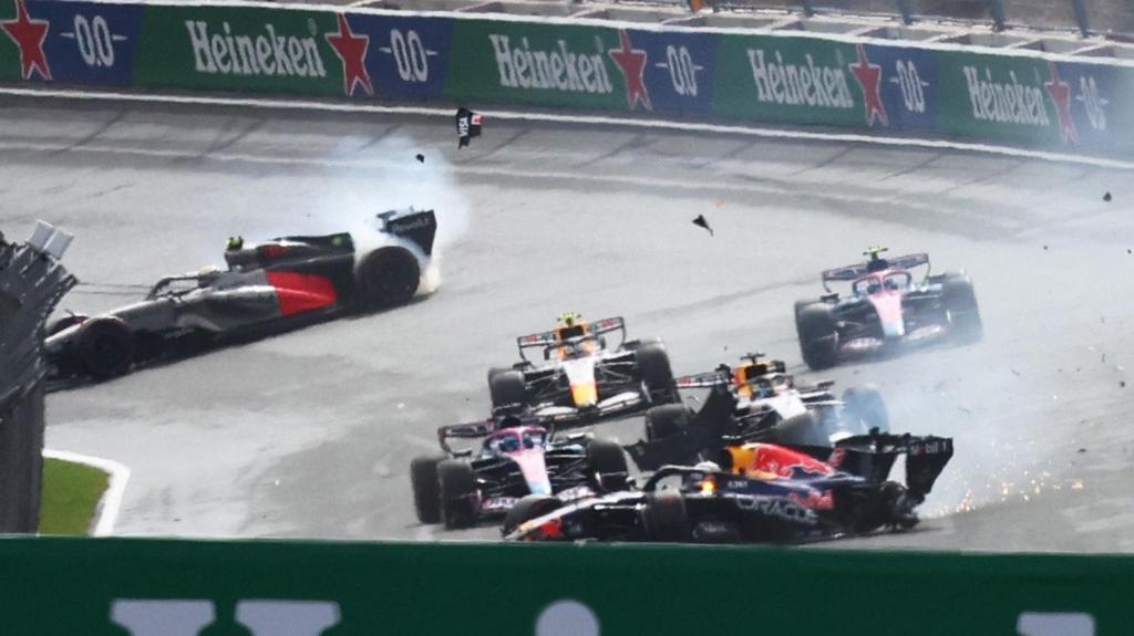 Max Verstappen crashes at Zandvoort 