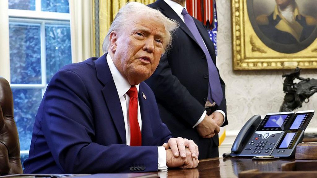 Trump's 10% tariff on China begins as Beijing plans retaliation on US  energy and some cars - BBC News