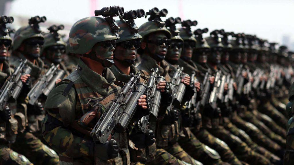 North Korean soldiers marching at a parade