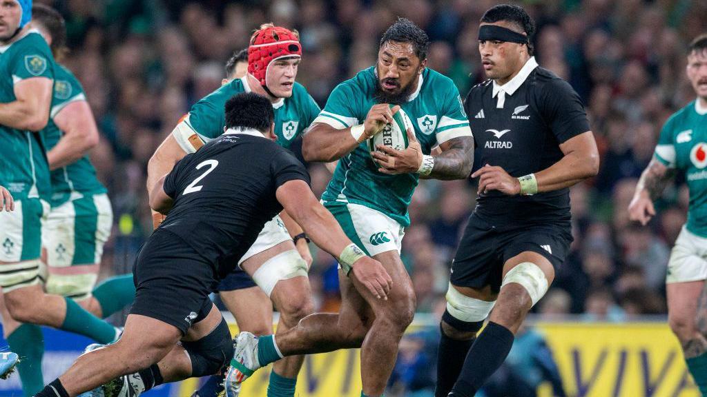 Bundee Aki