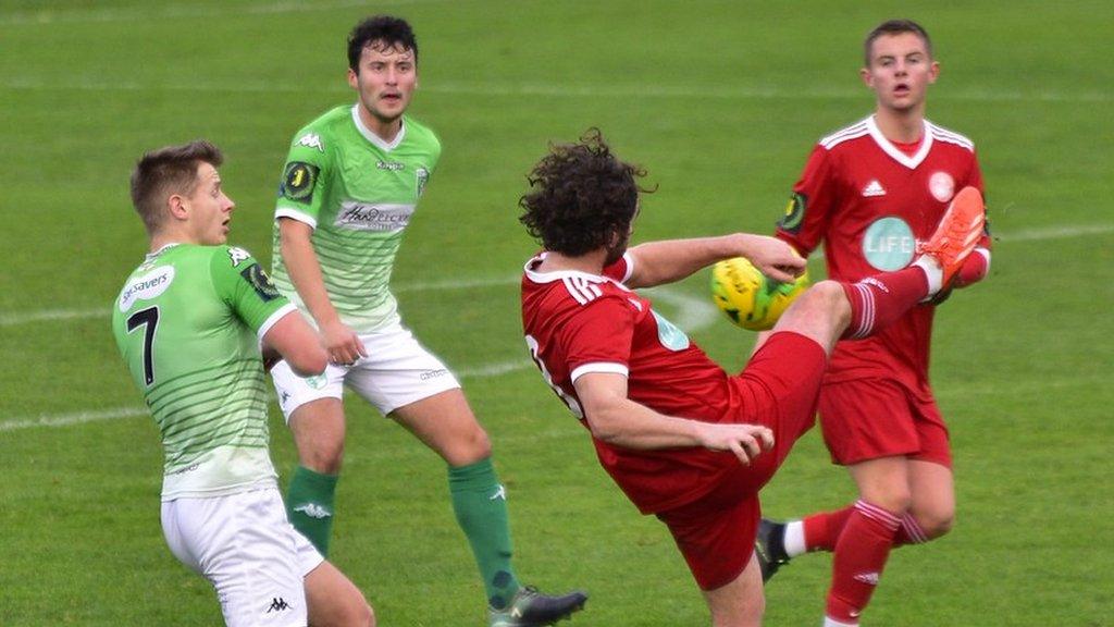 Guernsey FC v Hythe Town