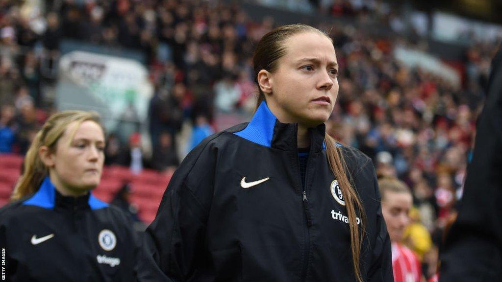 Fran Kirby walking out in the WSL for Chelsea