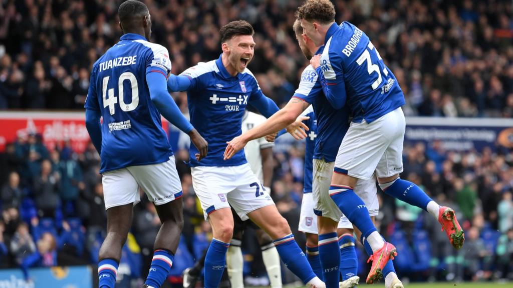 Ipswich celebrate