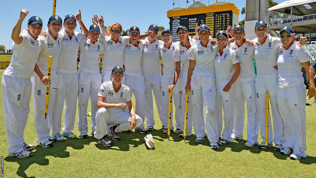 England celebrate winning the 2013-14 Women's Ashes Test against Australia