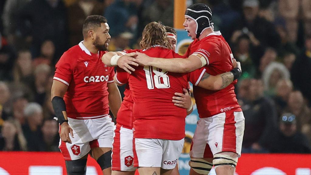 Taulupe Faletau and Adam Beard celebrate for Wales