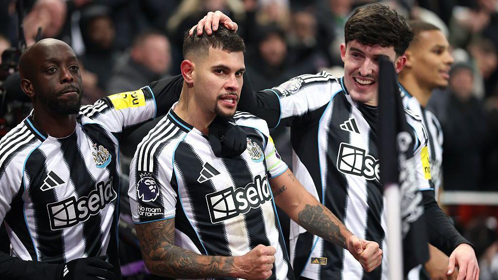Los jugadores del Newcastle celebran