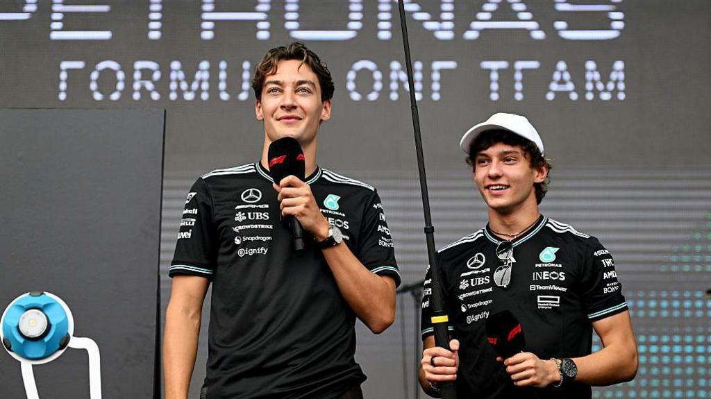 George Russell (left) and Kimi Antonelli