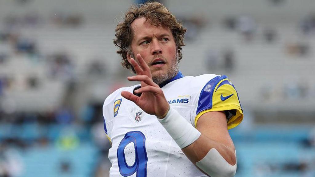 bbc.co.uk - BBC Sport - NFL LIVE: Latest week 13 scores, team news, live updates & radio commentary including Texans vs Colts & Shedeur Sanders start