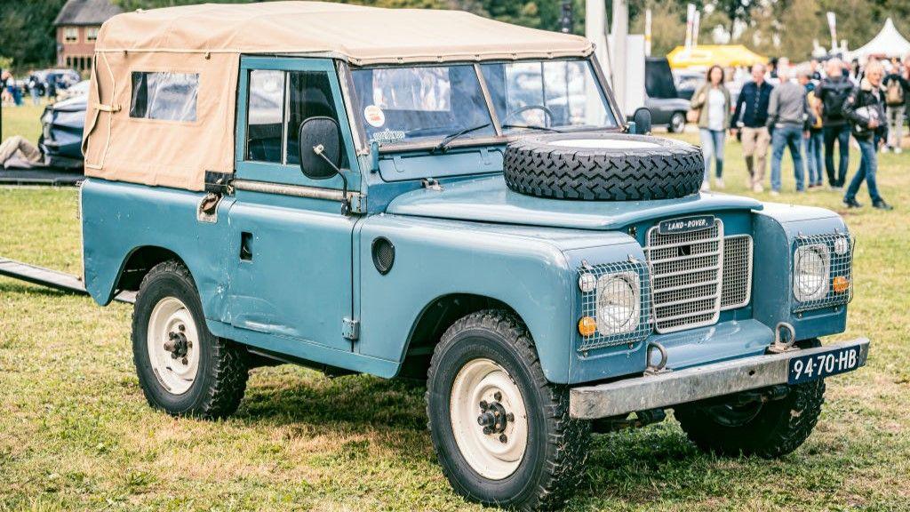 Land Rover Defender