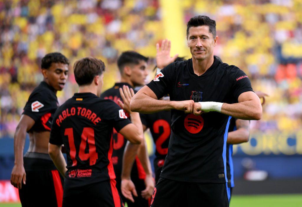 Robert Lewandowski celebrates scoring against Villarreal